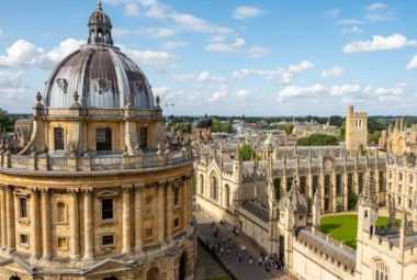 Outside shot of Bodleian Library at Oxford University